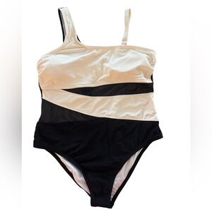 CUPSHE Color-Block Black and White One-Shoulder One-Piece Swimsuit 1X